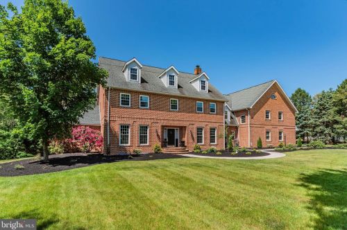 3 Fox Run Rd, Hummelstown, PA 17036-8609