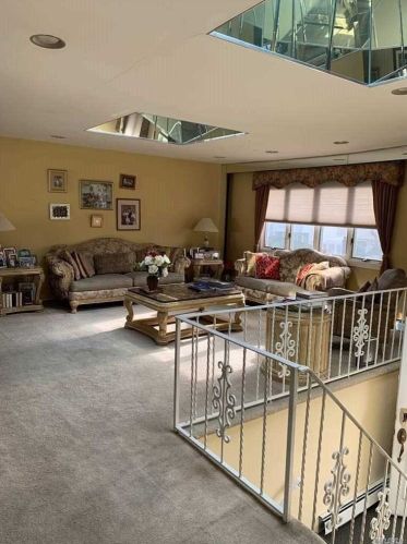 510 Harbor Dr, Cedarhurst, NY 11516-1014