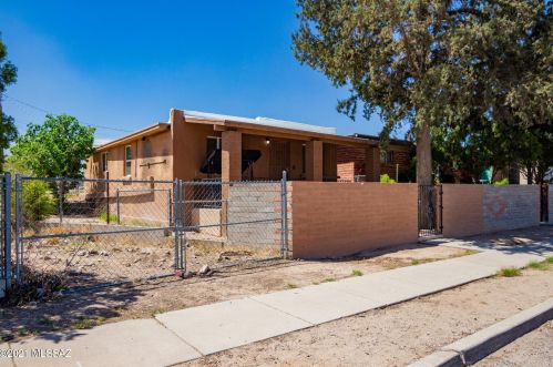 375 33rd St, Tucson AZ  85713-3544 exterior