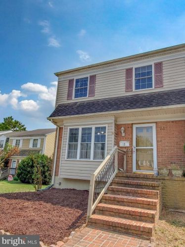 12 Heritage Dr, Dover, DE 19904-6519