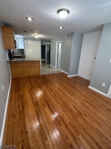 1102 Morris St, Roselle NJ  07203-2764 exterior