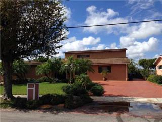 17440 82nd Ct, Hialeah, FL 33015-3609