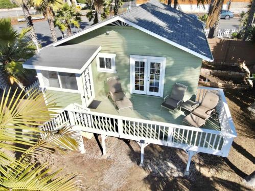 621 Horne St, Oceanside CA  92054-2418 exterior