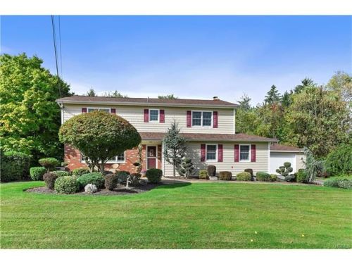 4 Boniello Dr, Mahopac, NY 10541-2807