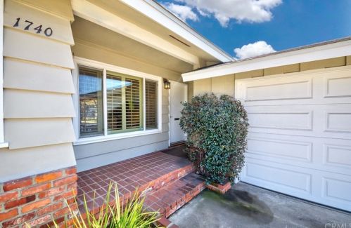 1740 Hickory Ave, Torrance CA 90503-7219 exterior