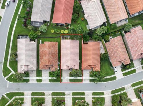 7038 Haviland Cir, Boynton Beach FL  33437-6472 exterior