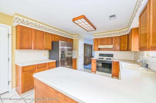 21 Pine Hollow Ln, Lakewood NJ  08701-5714 exterior