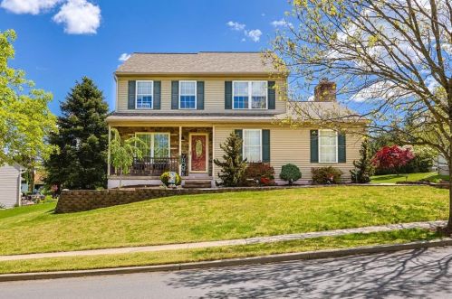2662 Fieldview Dr, Macungie, PA 18062-8419