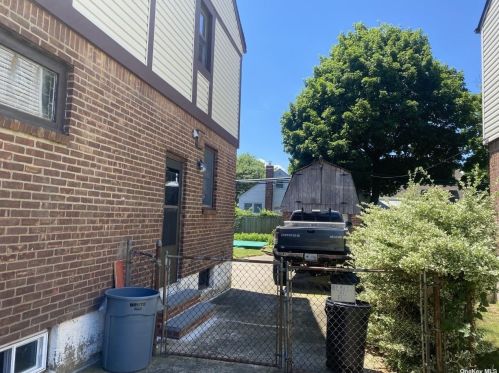 85-30 251st St, Jamaica, NY 11426-2603