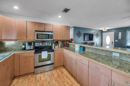 140 Christmas Ter, Fort Pierce FL 34984-4473 exterior