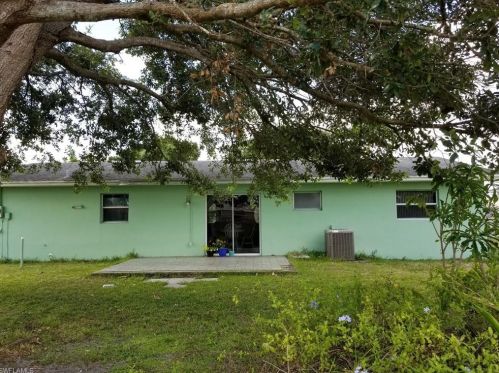 1522 Markdale St, Lehigh Acres, FL 33936-5818
