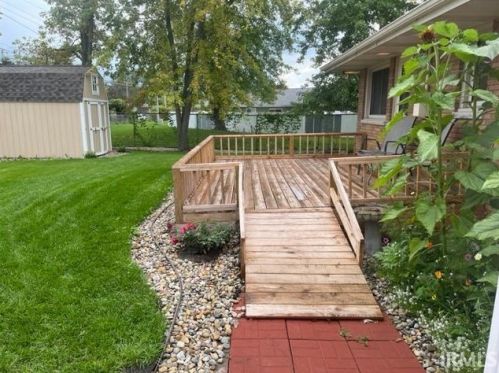 809 12 St, Mishawaka IN 46544-5822 exterior