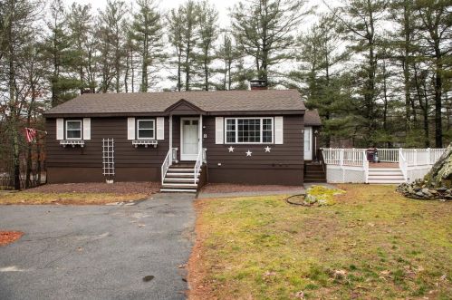 8 Car Mar Ln, Salem, NH 03079-2267