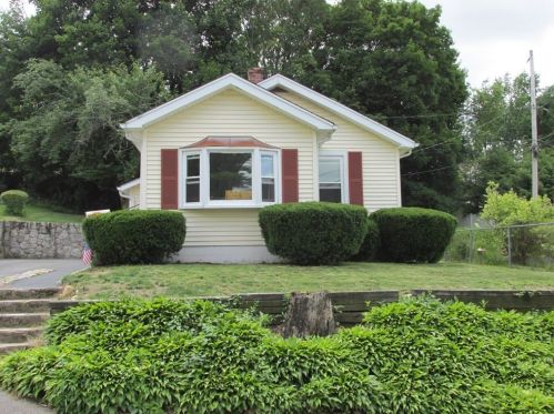 9 Cross St, Hopedale, MA 01747-1903