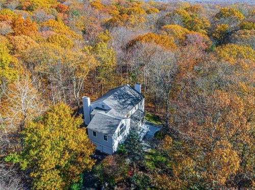 46 Merriland Rd, Stamford CT  06903-1717 exterior