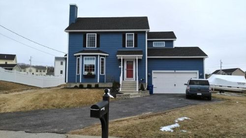 73 Sunny Ave, Webster, MA 01570-3540