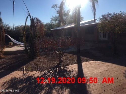1540 Daybreak Cir, Tucson, AZ 85704-2113