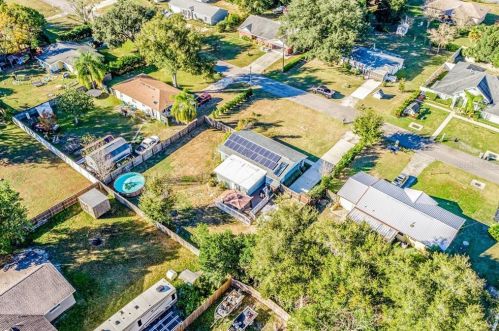 17 Monroe Ave, De Bary, FL 32713-3203