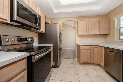 1910 Manatee Ln, Kissimmee, FL 34759-5338