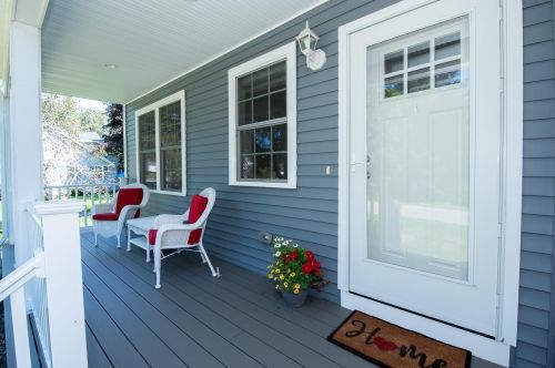 8 Evans Ave, Plaistow NH  03865-2909 exterior