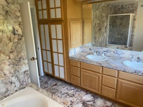 1075 Fleetwood Dr, San Jose, CA 95120-1537