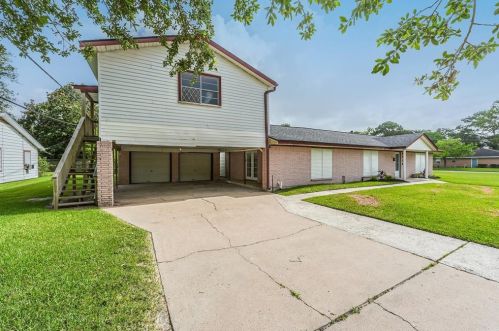 7110 Carver Ave, Texas City, TX 77591-3640