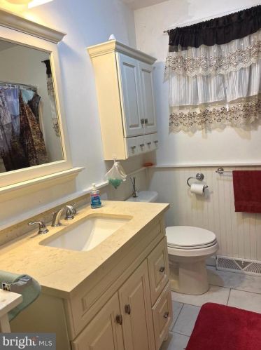 2007 Lincoln St, Camp Hill PA  17011-3842 exterior