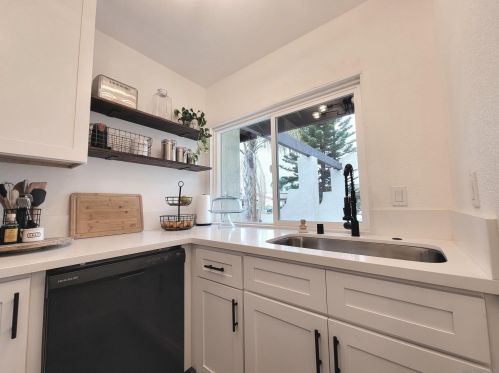 4791 Calle Los Santos, Oceanside CA  92057-5926 exterior