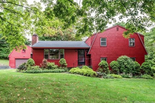 15 Wilford Rd, North Branford, CT 06471-1473