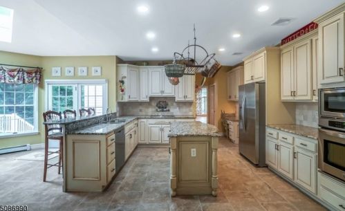 6 Natale Dr, Sparta NJ  07871-3034 exterior