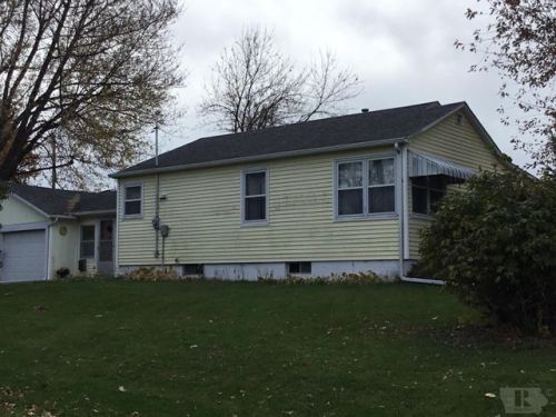 707 School St, Leon, IA 50144-1330