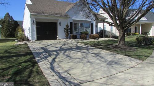 3 Parkview Cir, Columbus, NJ 08022-1101