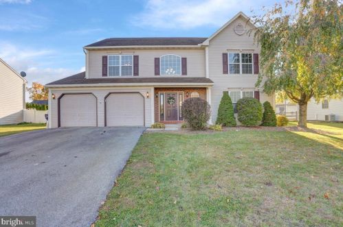 310 Monaco Ln, Blandon, PA 19510-9485