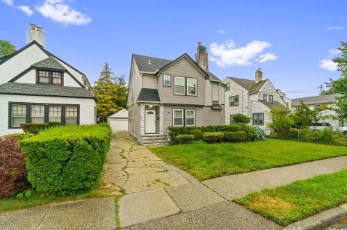 72 Courtenay Rd, Hempstead, NY 11550-4648