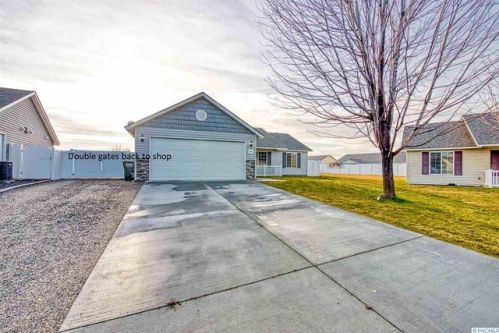6109 Entiat Ct, Pasco, WA 99301-6824
