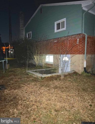 2007 Lincoln St, Camp Hill PA  17011-3842 exterior