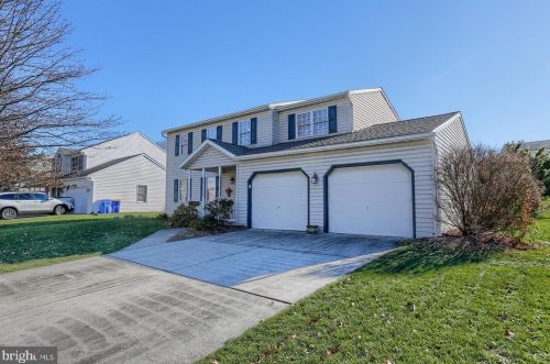 19 Sycamore Dr, Navy Sup Dpt, PA 17050-7926