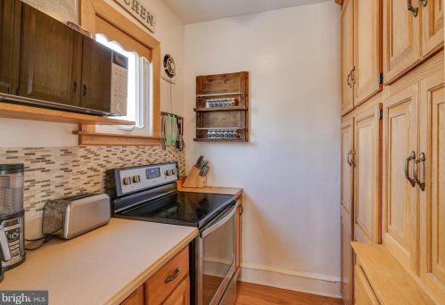 8218 Cadwalader Ave, Melrose Park PA  19027-2406 exterior