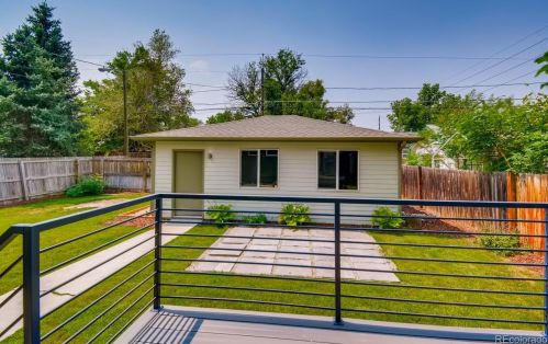 2111 Franklin St, Denver CO 80205-3905 exterior