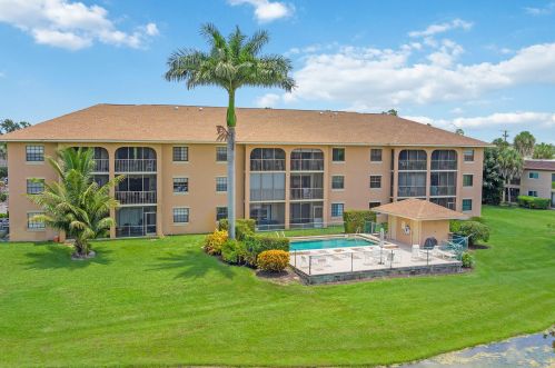 5535 Rattlesnake Hammock Rd, Naples FL  34113-7465 exterior