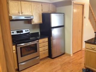 18090 Settlers Way, Edina MN  55347-1030 exterior
