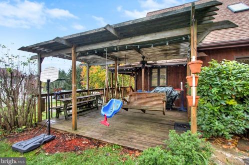 2850 Cape Horn Rd, Red Lion PA  17356-9065 exterior