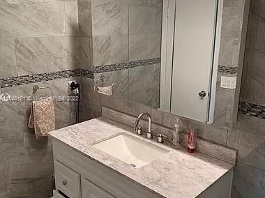 17432 63rd Ct, Hialeah FL  33015-4485 exterior