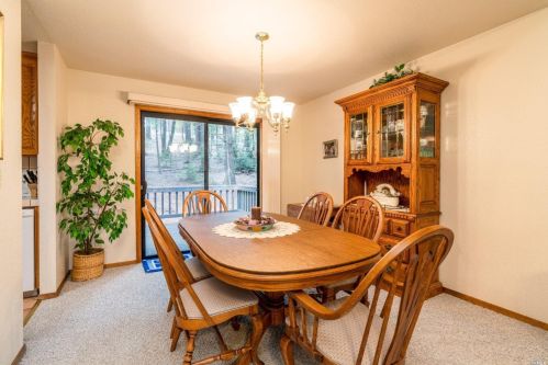 27421 Ridge Rd, Willits CA  95490-8985 exterior