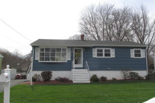 31 Oman Pl, Bridgeport, CT 06606-1424