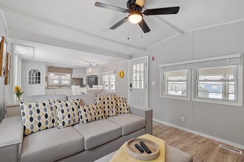 20 Lee Ann St, Nashua NH  03062-3572 exterior