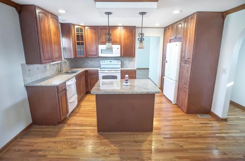 537 Village Dr, Covington, KY 41017-3236