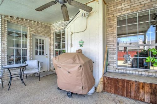 2213 Brooklake St, Denton TX  76207-1623 exterior