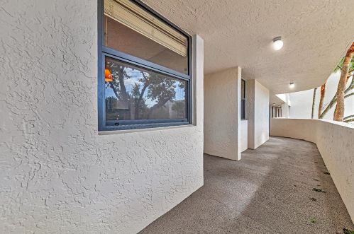 2070 Homewood Blvd, Delray Beach, FL 33445-8212