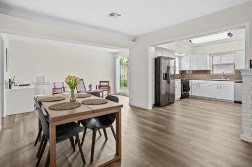 48 7 St, Dania Beach FL  33004-2306 exterior